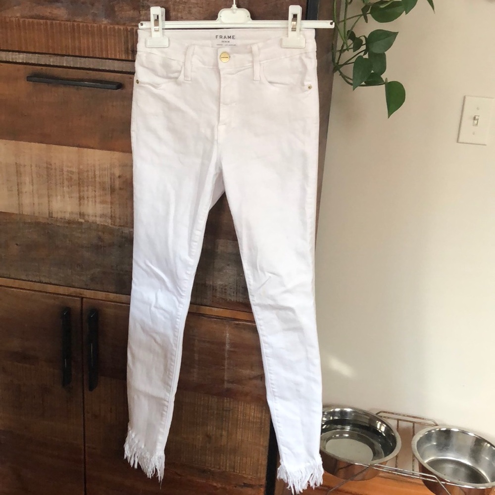 Frame denim white skinny’s with ankle fray